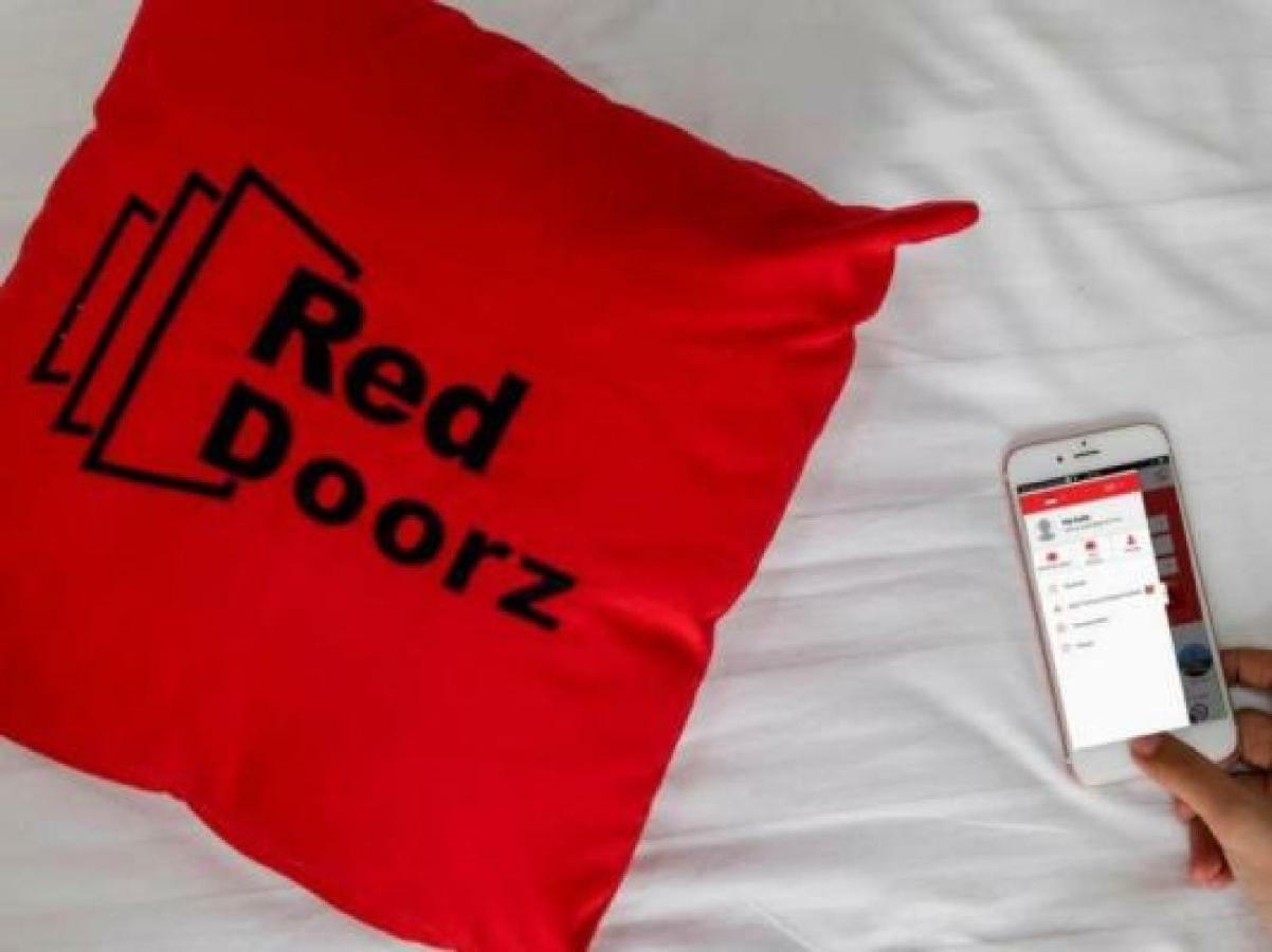 Reddoorz @ Jalan Pemuda Medan Hotel Exterior foto